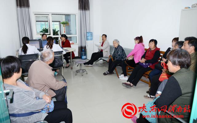 杜桥社区卫生服务中心在区委区政府的关怀下，在市、区卫计局的直接领导下，按照国家城市社区卫生建设标准要求，历经3次变迁，2004年6月成功转型，由原盈田卫生所转型为杜桥社区卫生服务中心，也是我市第一批审批的社区卫生服务机构。记者 许艾学 摄