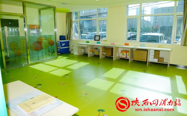 目前中心占地8.2亩，建筑面积1万平方米，职工130名，设置病床100张，医养结合病床1oo张。开设全科、中医、公卫科等15个临床医技科室，下辖4个社区卫生服务站。记者 许艾学 摄